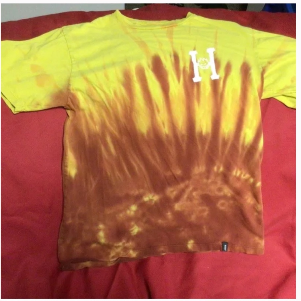 HUF tshirt